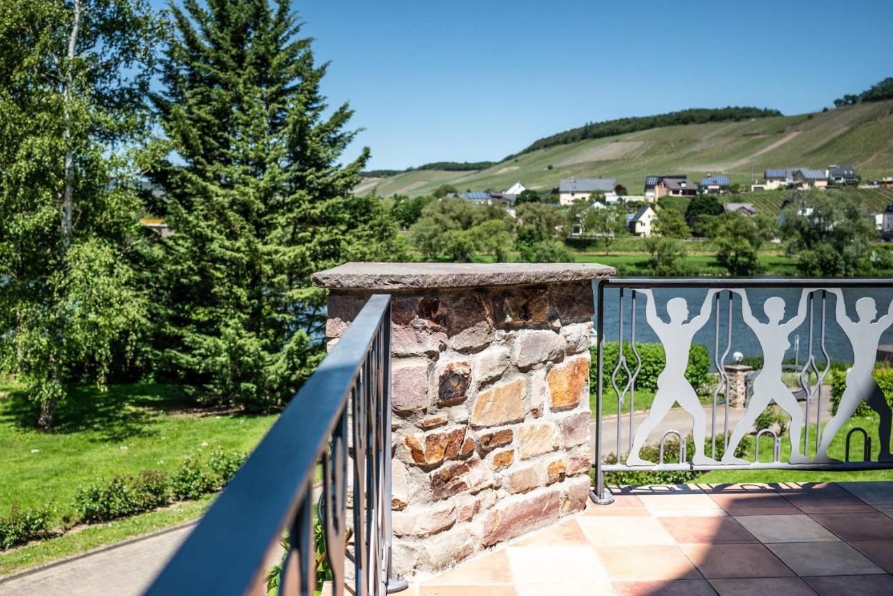Hotel Weisser Baer Mulheim an der Mosel Exterior foto